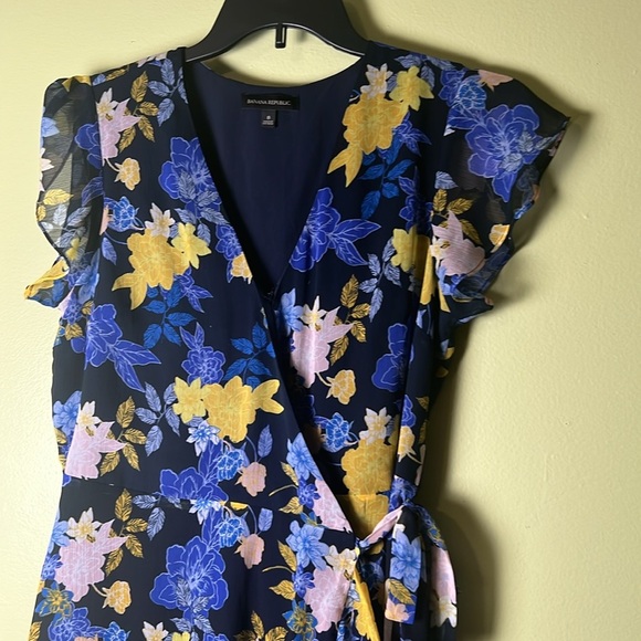 Banana Republic Floral Wrap Dress in Blue and Yellow. - Picture 4 of 8
